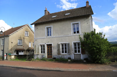 Maison - 168 m² - 8 pièces