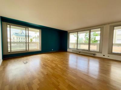Appartement - 83 m² - 3 pièces