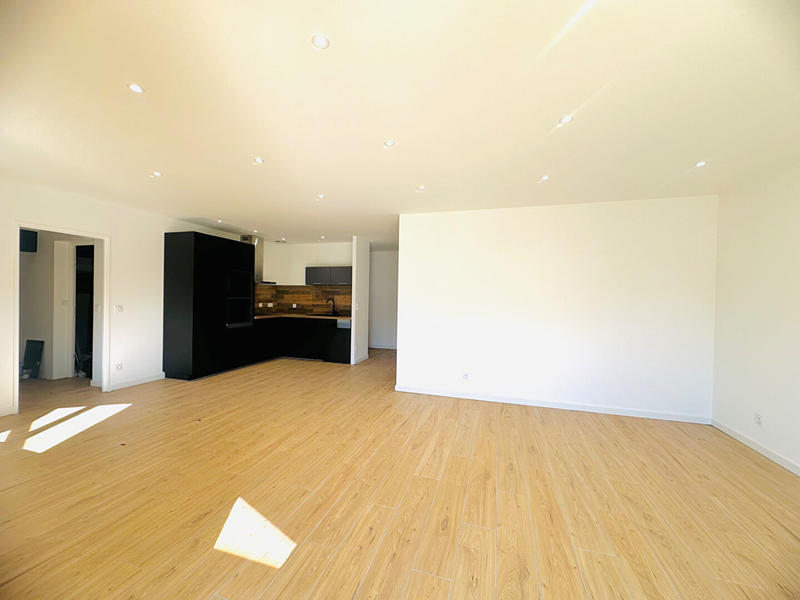 Maison - 92 m² - 4 pièces