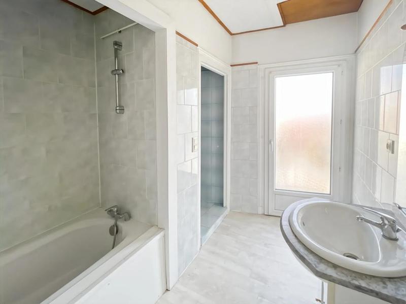 Appartement - 128 m² - 6 pièces