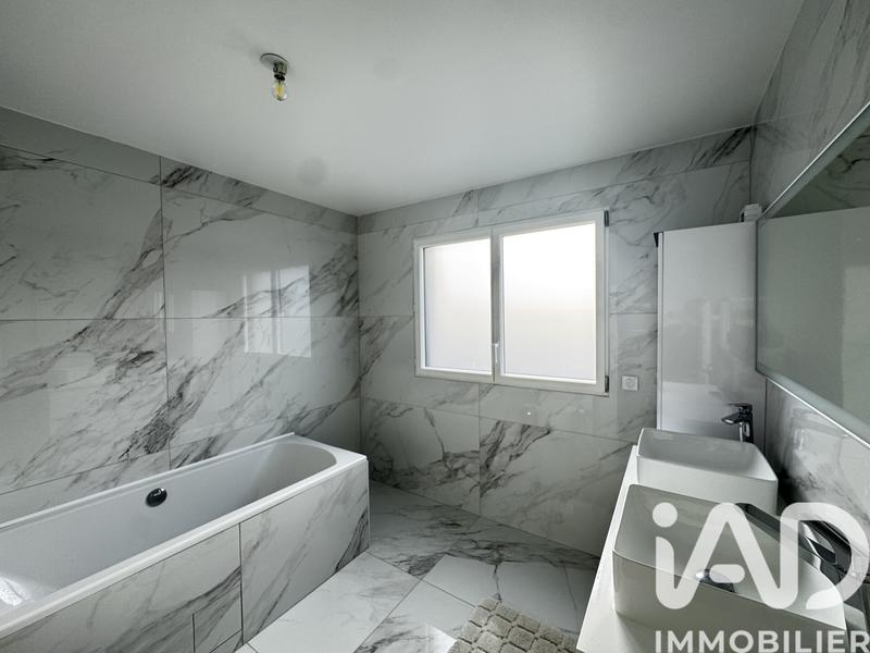 Maison - 203 m² - 6 pièces