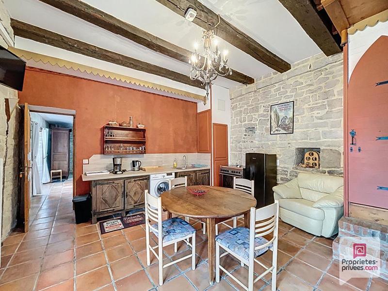 Propriété - 270 m² - 12 pièces