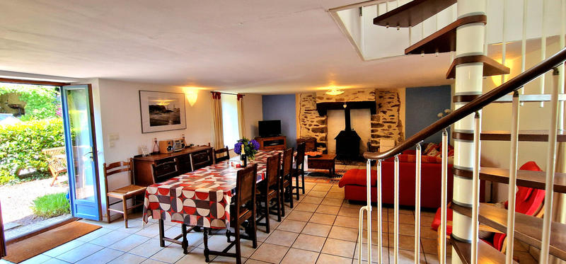 Maison - 315 m² - 13 pièces