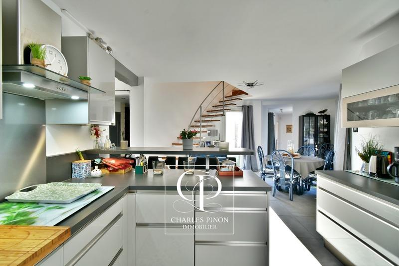 Villa - 141 m² - 5 pièces