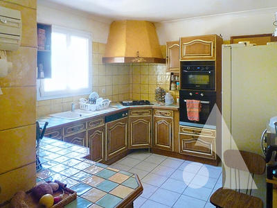 Maison - 256 m² - 11 pièces