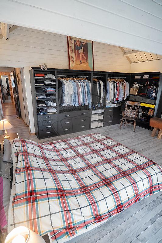 Maison - 217 m² - 7 pièces