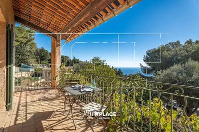 Villa - 236 m² - 6 pièces