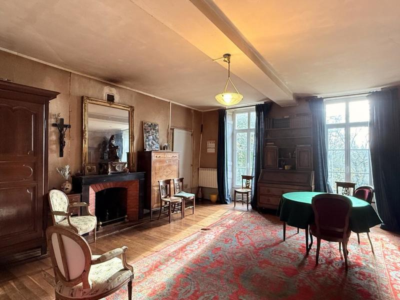 Maison - 471 m² - 14 pièces