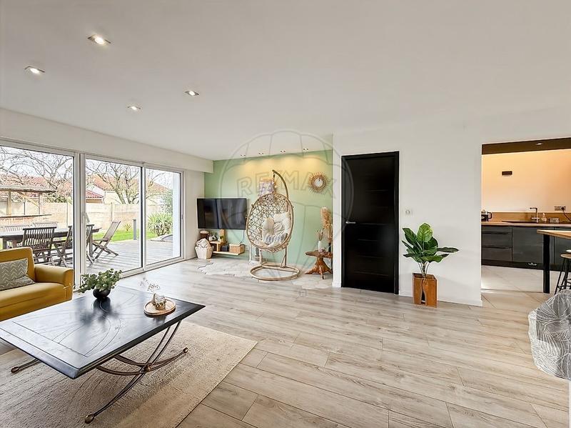 Maison - 140 m² - 6 pièces