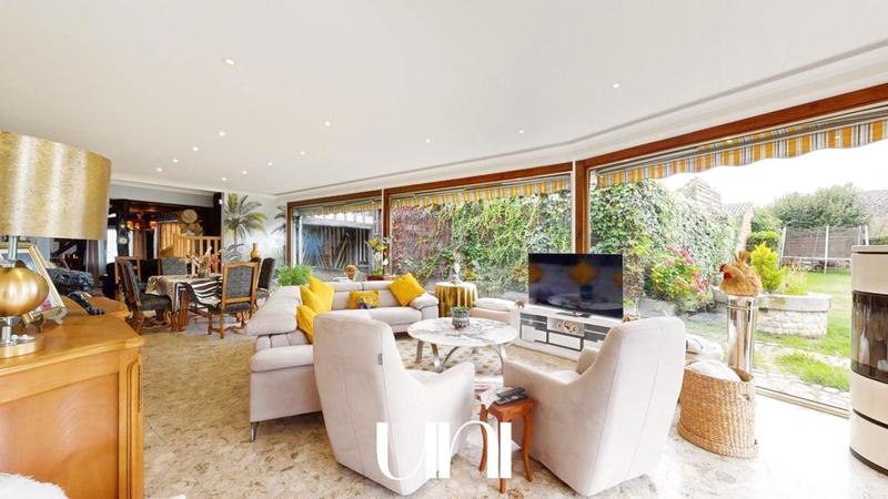 Maison de maîtres - 260 m² - 8 pièces