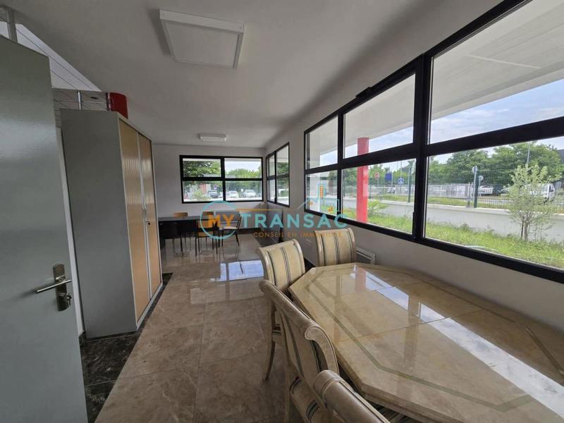 Local d'activité / Entrepôt - 965 m²