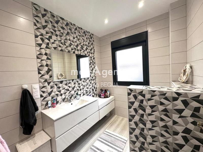 Maison - 180 m² - 5 pièces