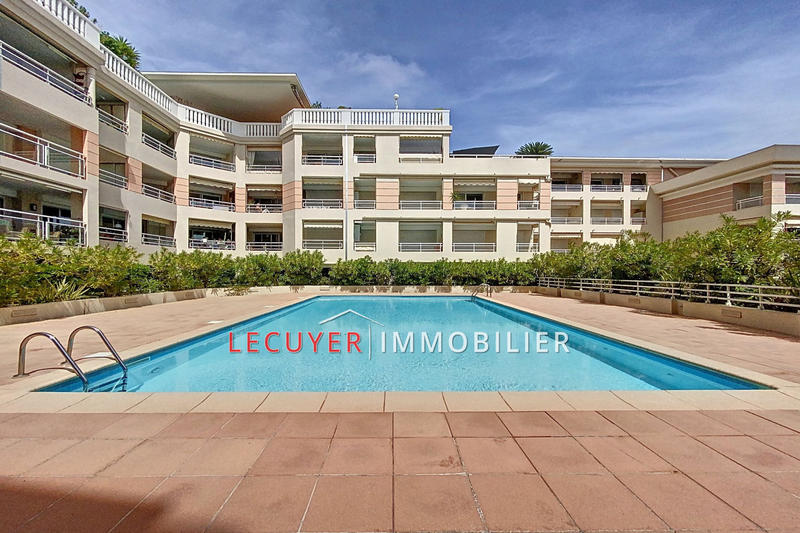 Appartement - 143 m² - 4 pièces