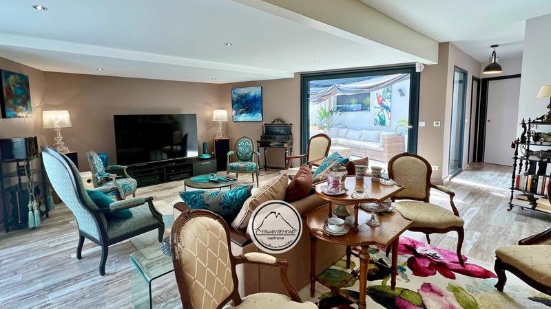 Maison - 212 m² - 6 pièces