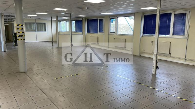 Entrepôt - 5 023 m²