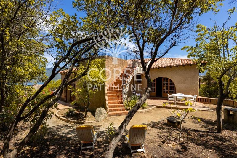 Villa - 206 m² - 6 pièces