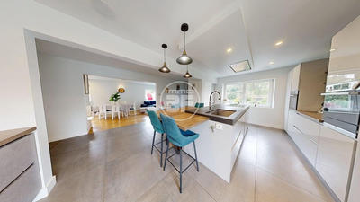 Maison - 140 m² - 5 pièces