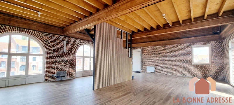 Loft - 185 m² - 4 pièces