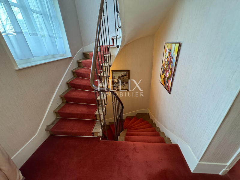 Maison - 170 m² - 6 pièces