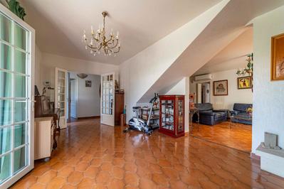 Maison - 250 m² - 9 pièces