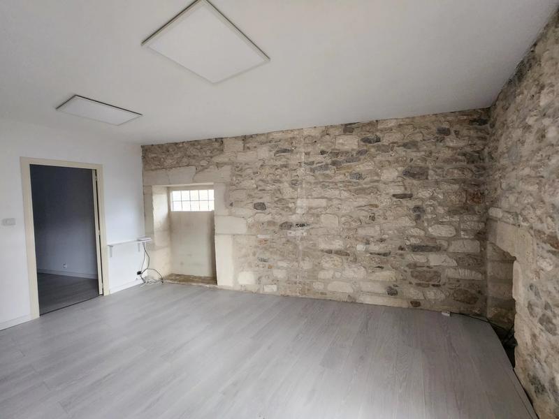 Magasins - 85 m² - 5 pièces