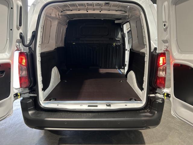 Citroën Berlingo Van Prix Ttc - Xl Long 950 Kg Bluehdi 130 Eat8 3 Places Moduwork Plancher Bois Camera Partner