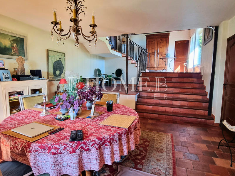 Maison - 180 m² - 7 pièces