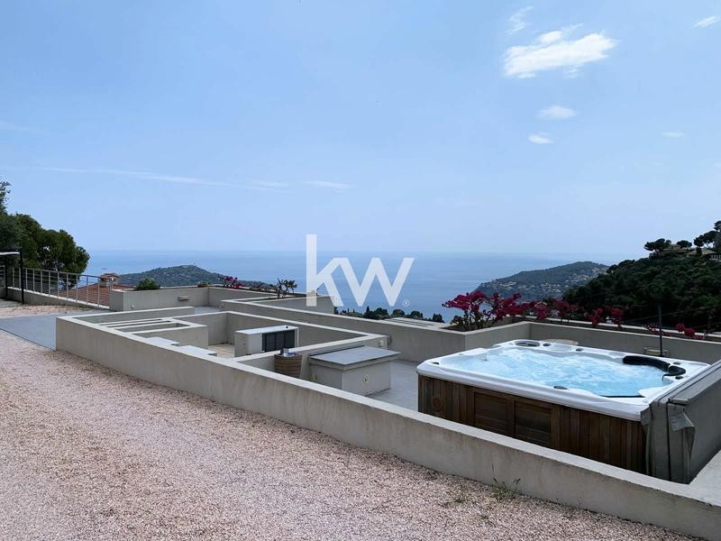 Maison - 216 m² - 6 pièces