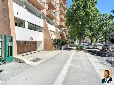 Parking / Garage - 11 m²