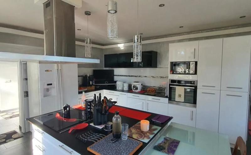 Maison - 210 m² - 5 pièces