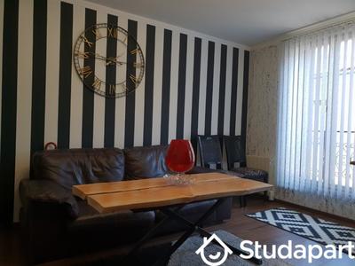 Appartement - 60 m² - 5 pièces