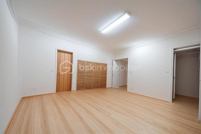 Immeuble - 77 m² - 3 pièces