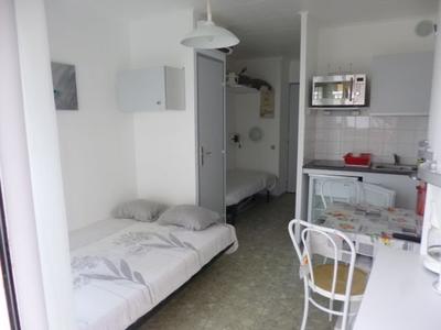 Studio - 15 m² - 2 pièces