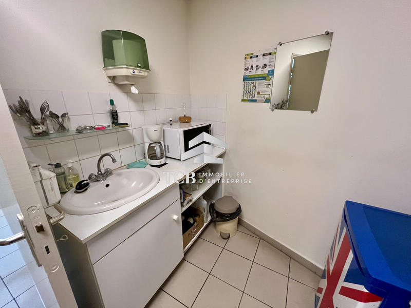 Local d'activités - 408 m²