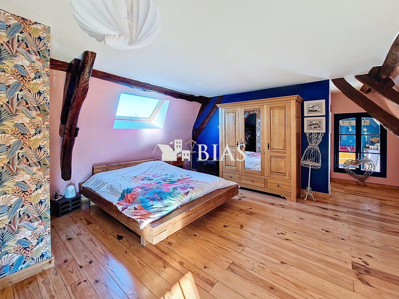 Maison ancienne - 210 m² - 9 pièces