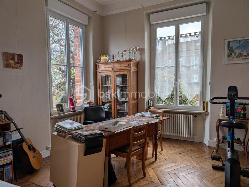 Demeure - 267 m² - 11 pièces