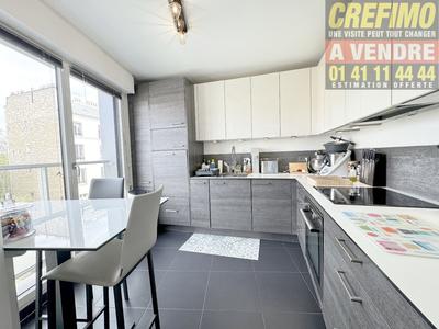 Appartement - 90 m² - 4 pièces