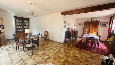 Maison - 198 m² - 8 pièces