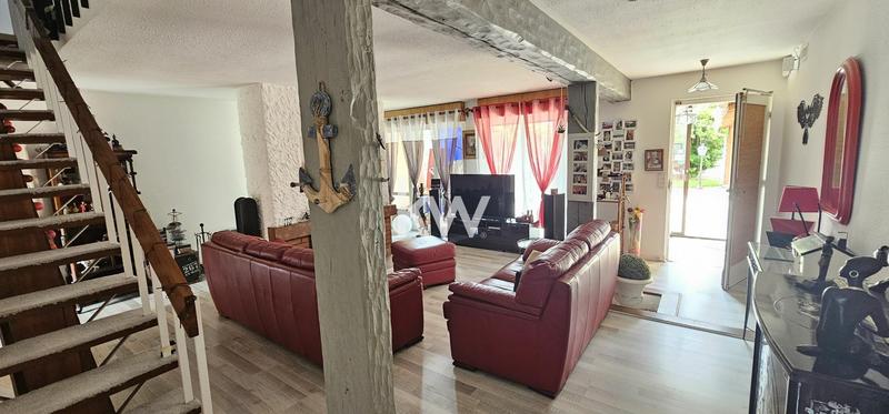 Maison - 140 m² - 8 pièces