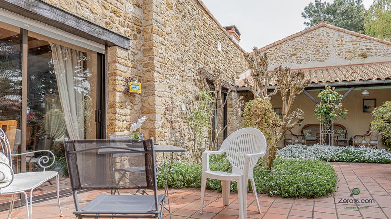 Maison - 320 m² - 9 pièces