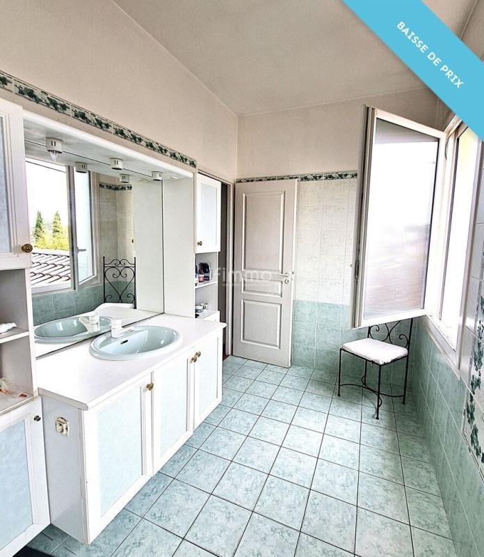 Maison traditionnelle - 194 m² - 7 pièces