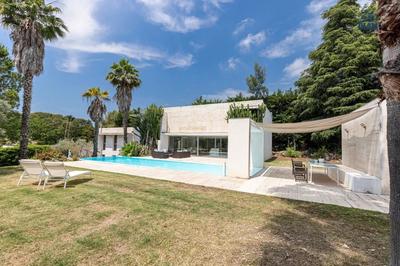 Villa - 600 m² - 6 pièces