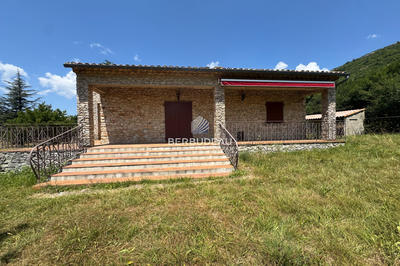 Maison - 93 m² - 4 pièces