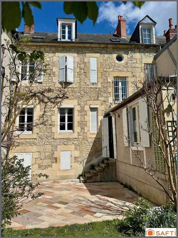 Maison - 247 m² - 10 pièces