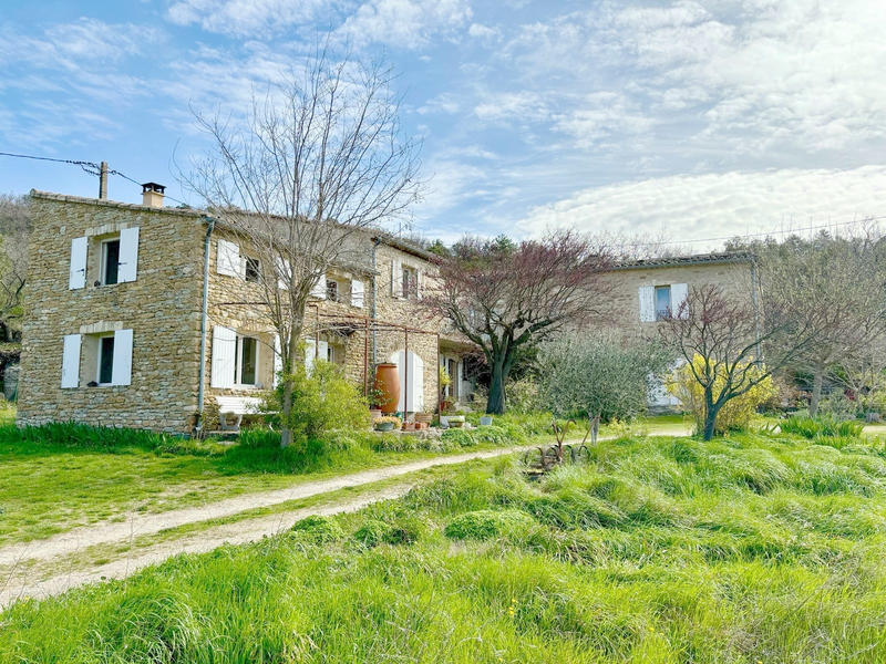 Mas - 260 m² - 17 pièces