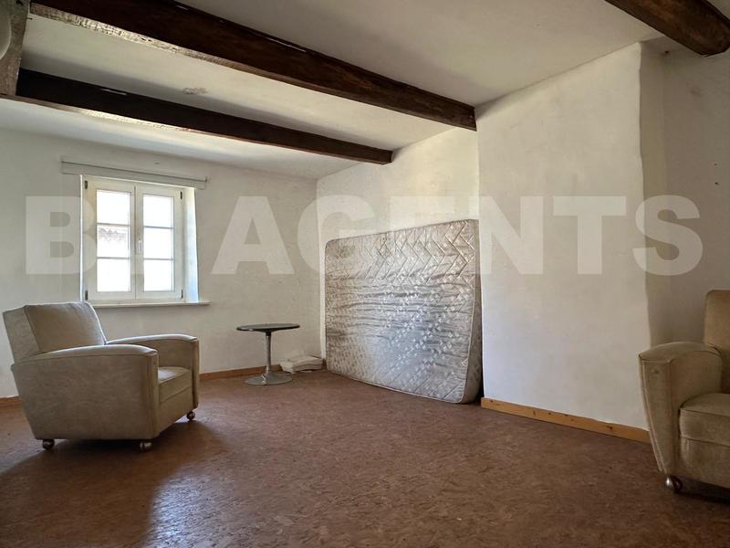 Maison - 330 m² - 10 pièces