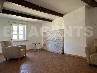 Maison - 330 m² - 10 pièces