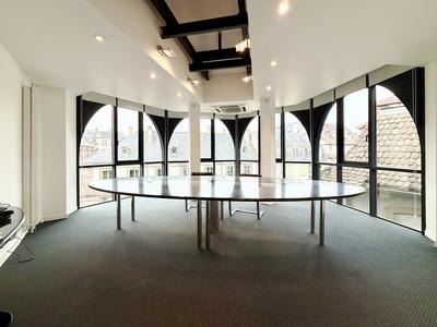 Bureau - 626 m² - 24 pièces