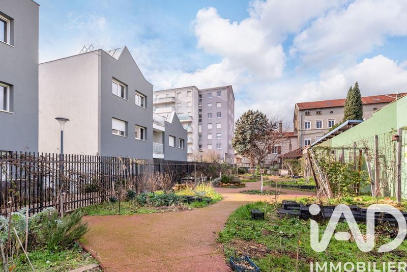 Appartement - 100 m² - 5 pièces