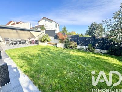 Maison - 168 m² - 8 pièces